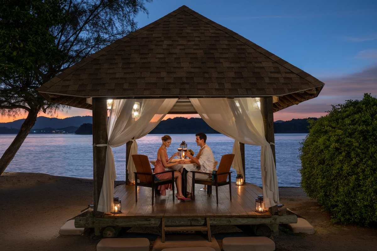 푸켓의 나카 아일랜드에서 "발렌타인 프라이빗 ...